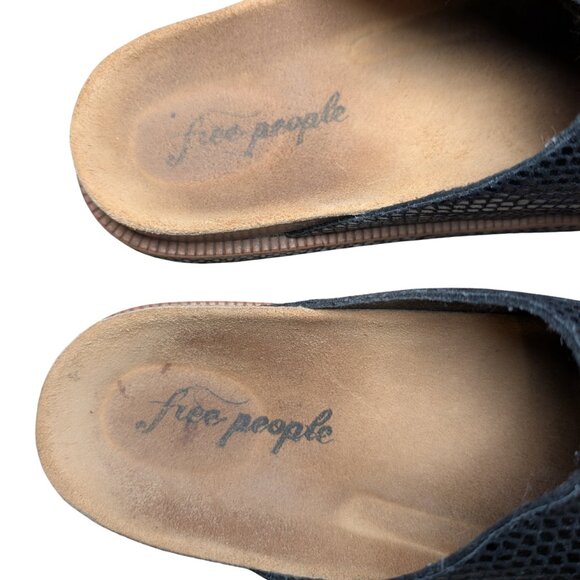 Free People Sidelines Footbed Sandals Black Snake Slides Size 7 (EU 37) - Picture 11 of 11